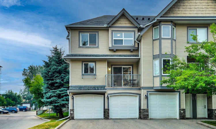 199 Cedarwood Lane SW