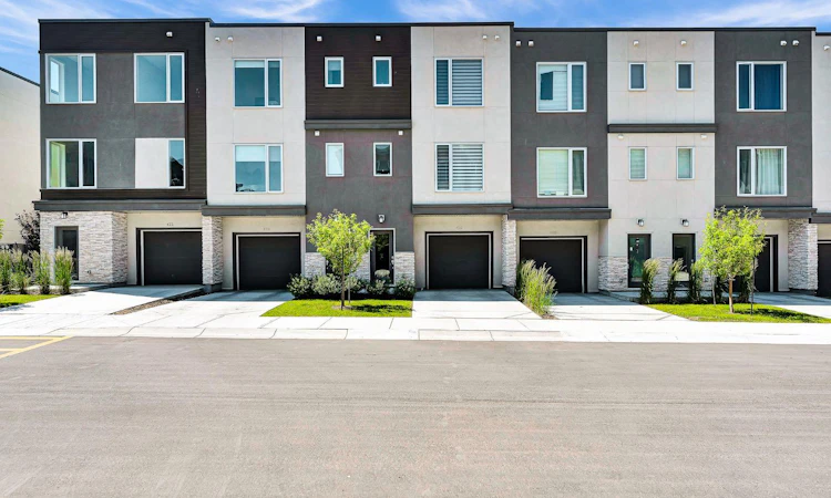 426 Shawnee Square SW