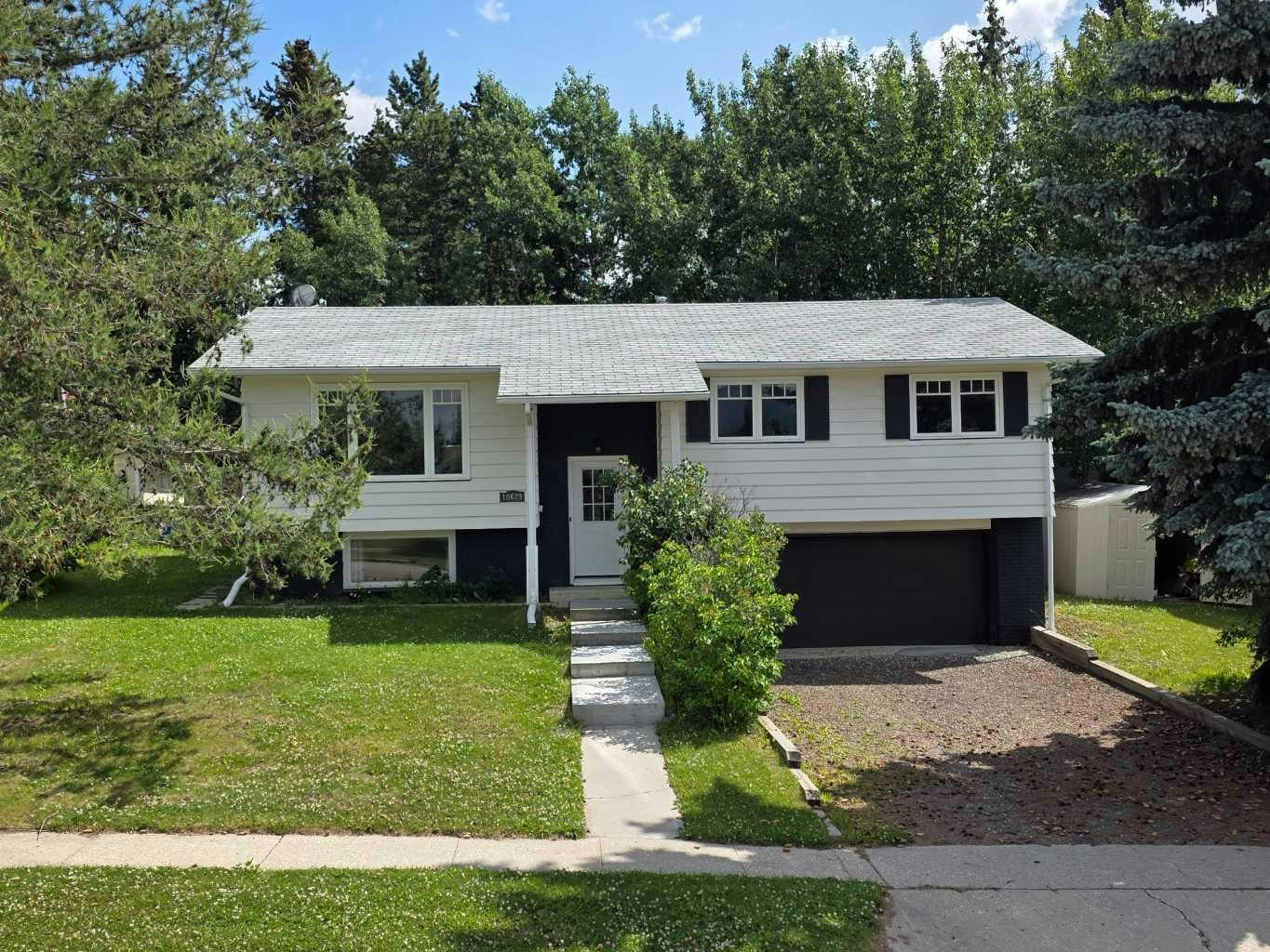 10629 104 Avenue, Greenview M.D., AB, T0E 0Y0