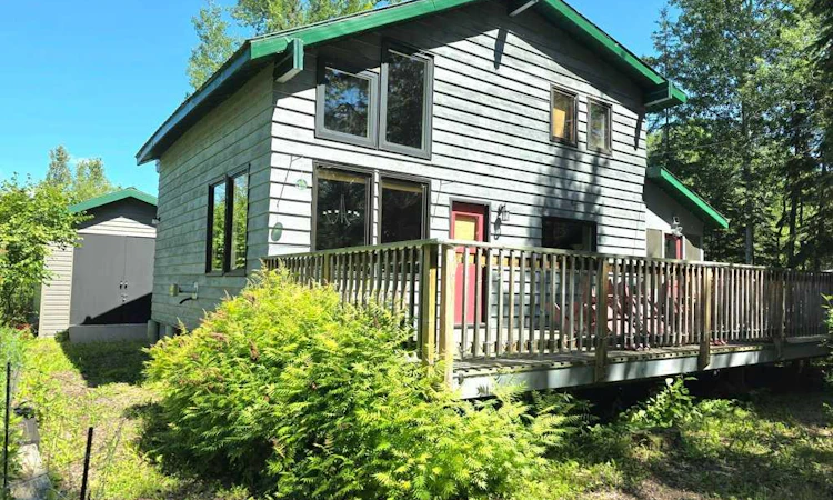 10 Poplar Crescent