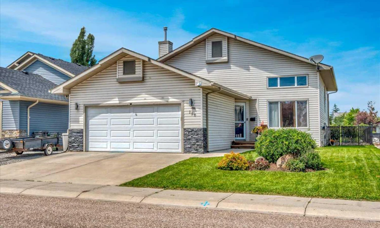 156 Aspen Creek Crescent