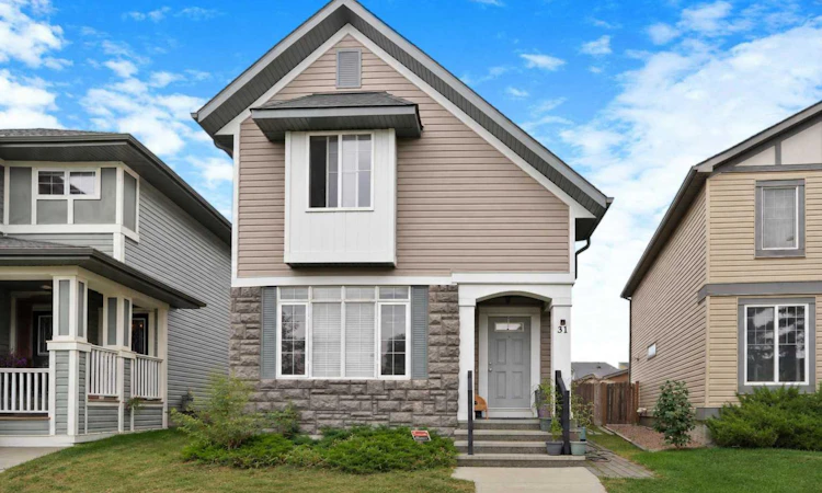 31 Walden Manor SE
