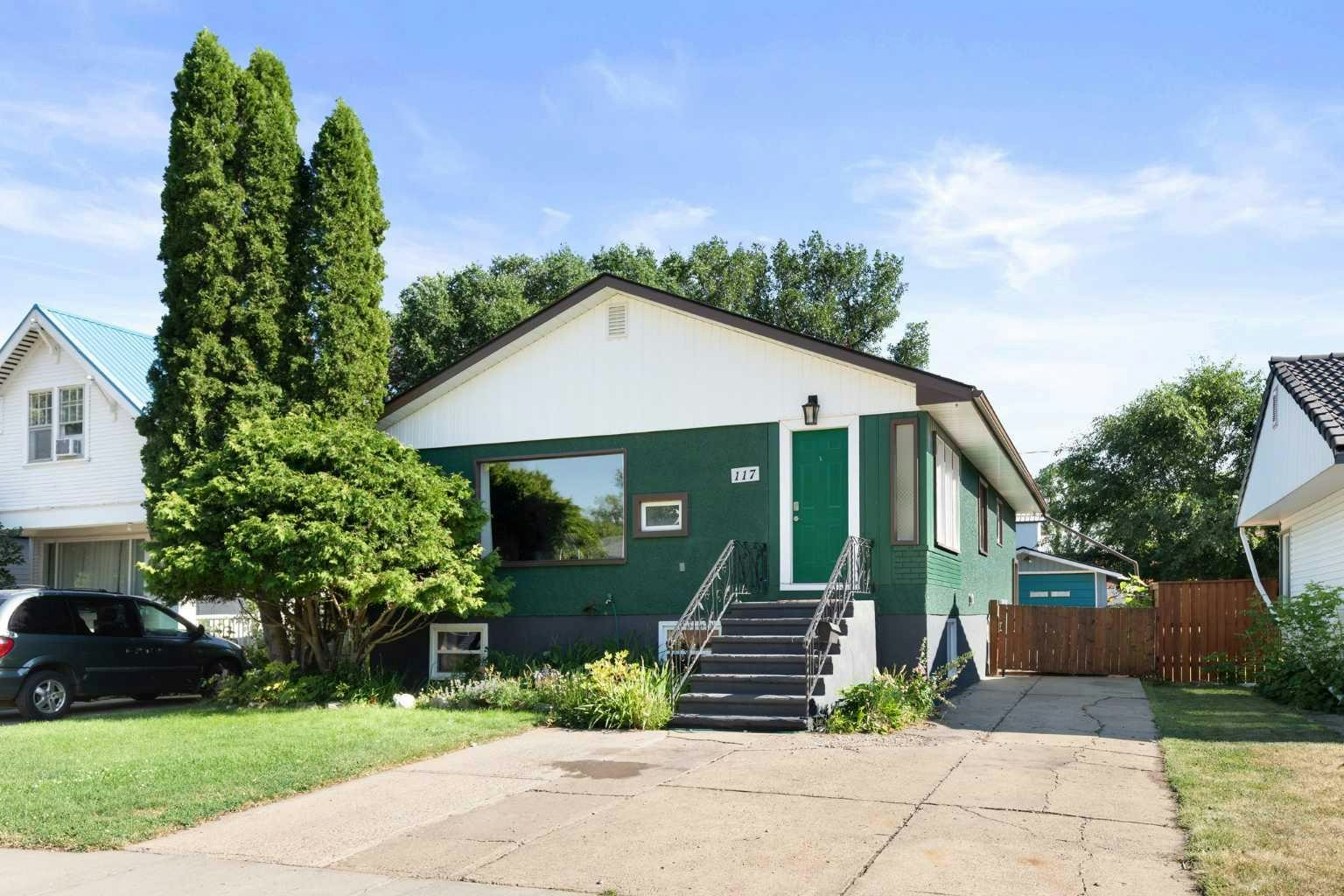 117 12 Street SE, Medicine Hat, AB, T1A 1V1