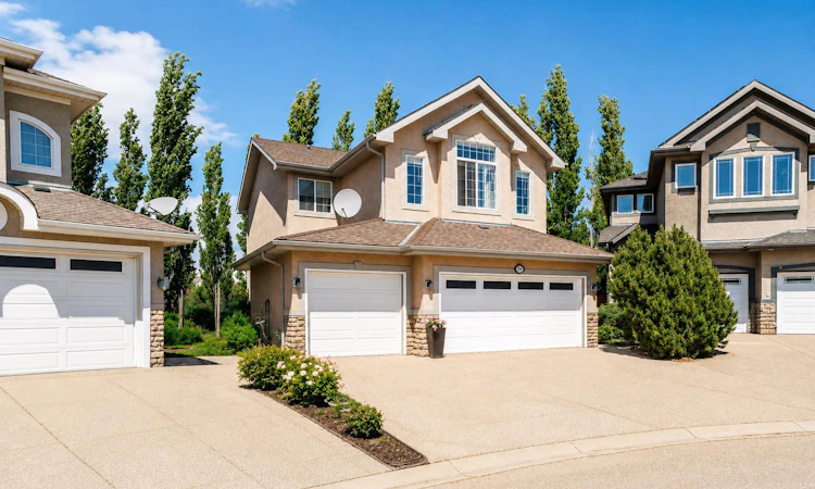92 Cranleigh Close SE