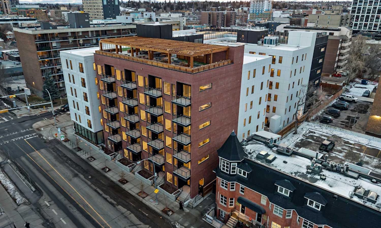 221-310 15 Avenue SW