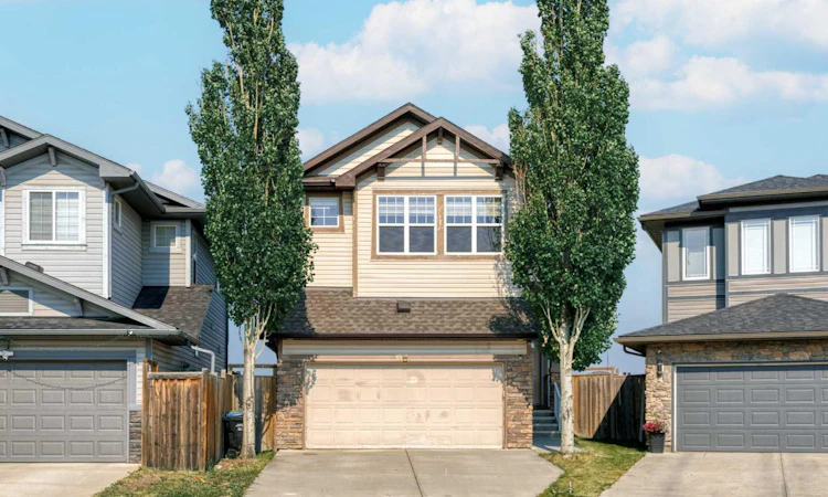 65 Panora Way NW