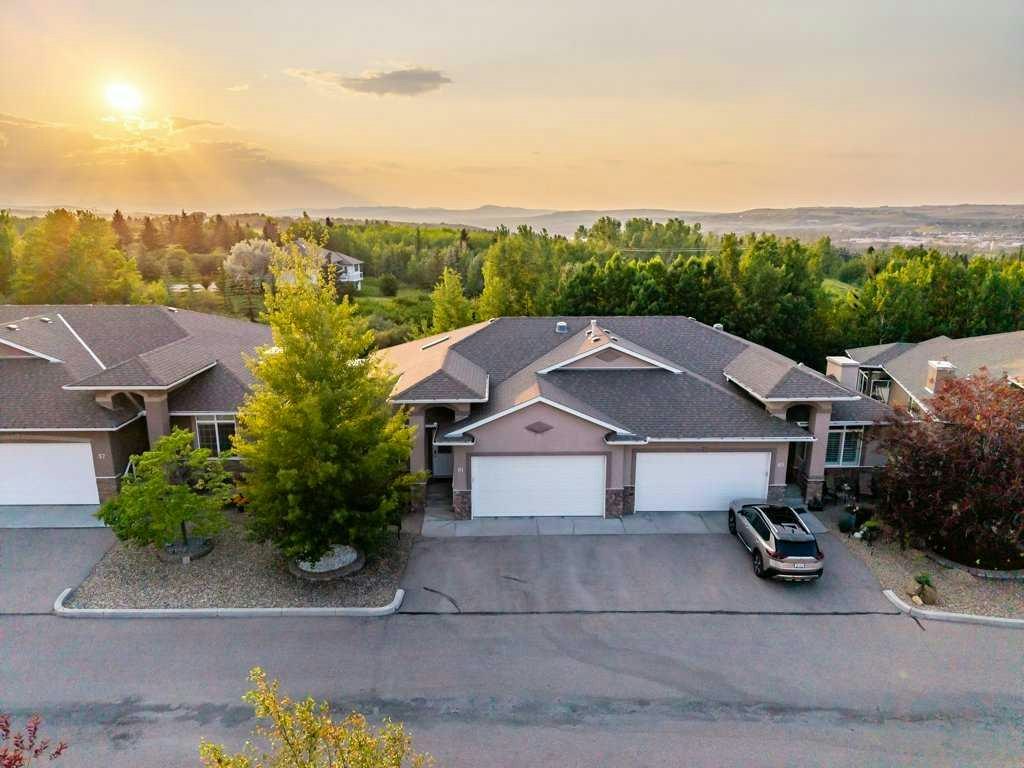 61 River Heights View, Cochrane, AB, T4C 0E6