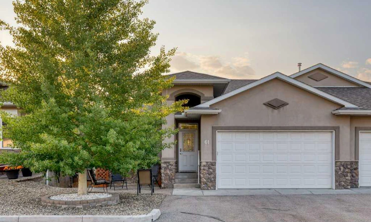 61 River Heights View
