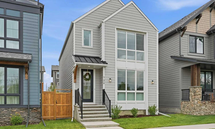 129 Treeline Avenue SW