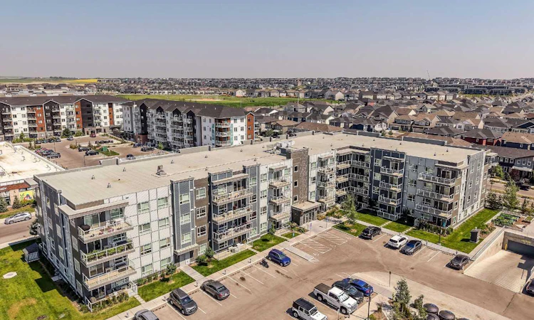 208-80 Carrington Plaza NW