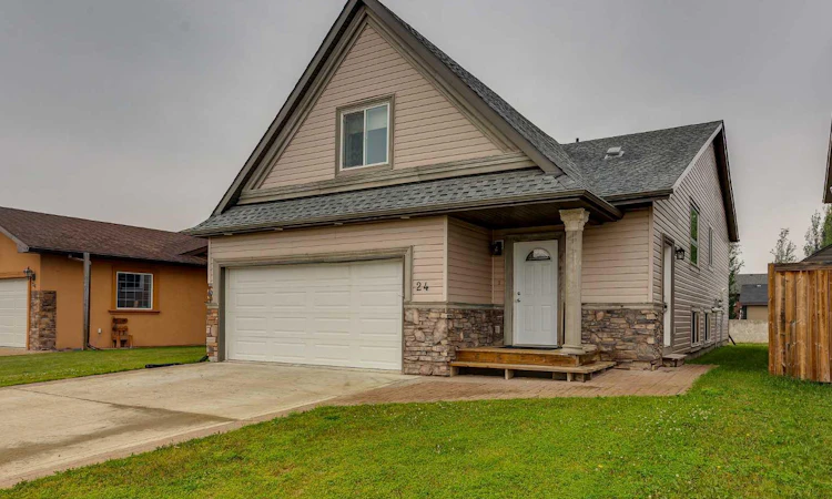 24 Mackenzie Crescent