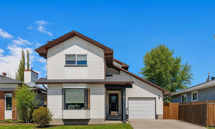 228 Marquis Place SE