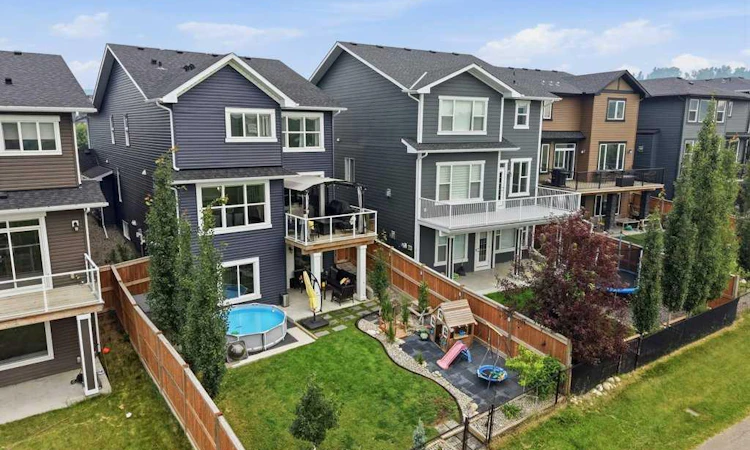 151 Crestridge Hill SW