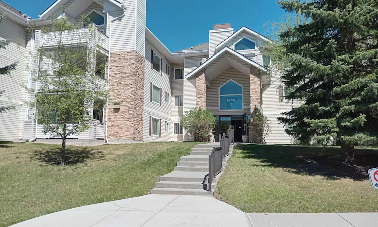 1207-7451 Springbank Boulevard SW