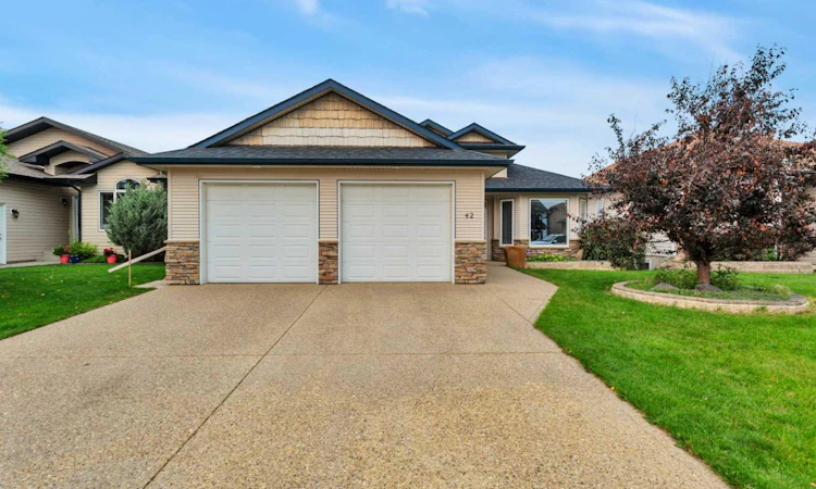 42 Langford Crescent