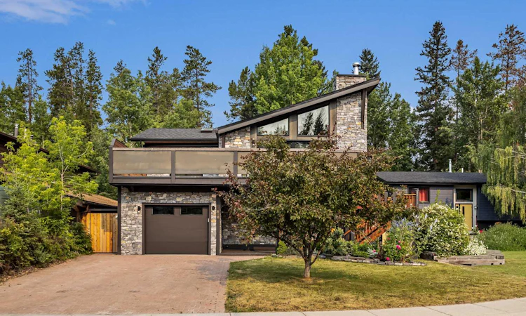 610 Larch Place
