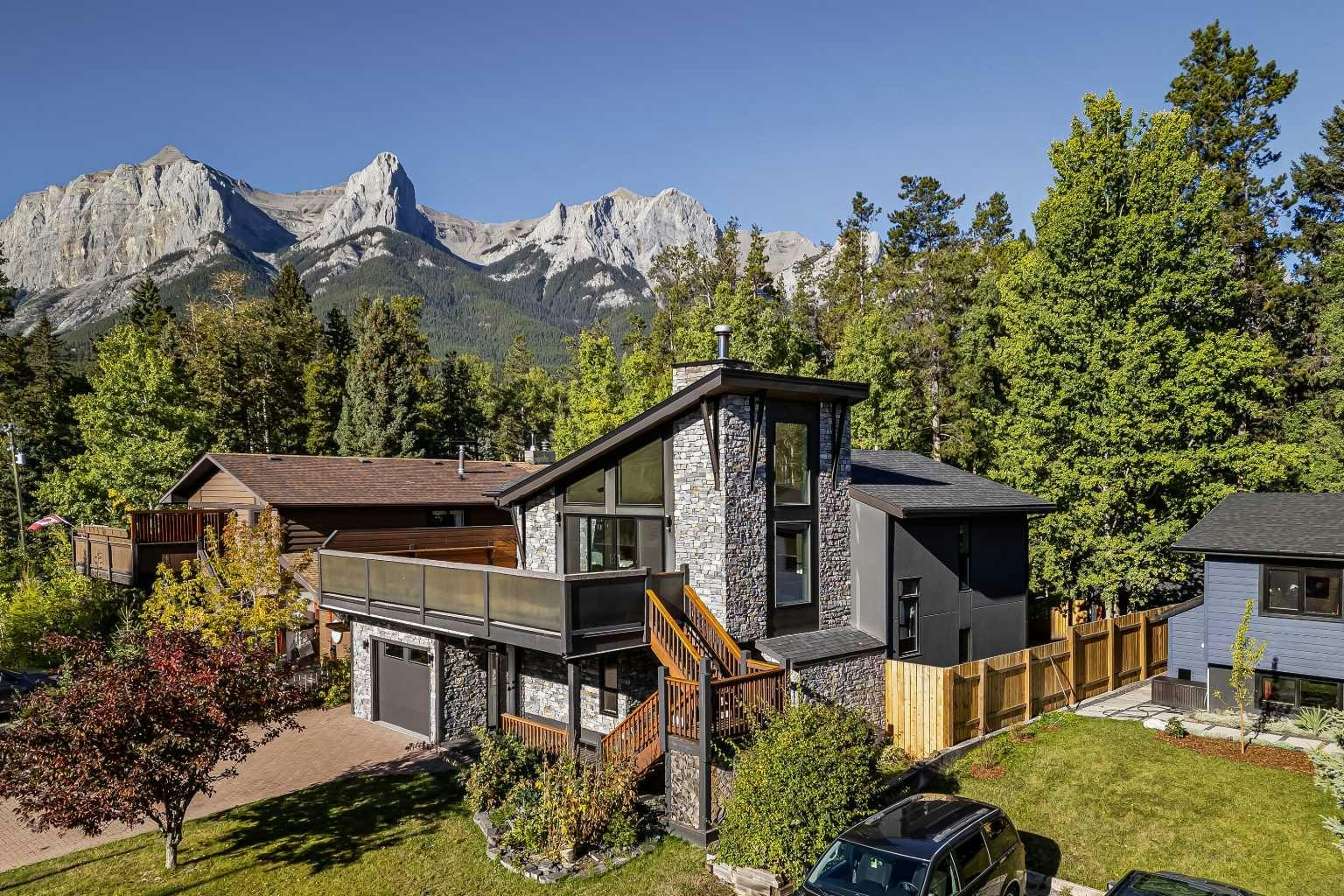 610 Larch Place, Canmore, AB, T1W 1S1