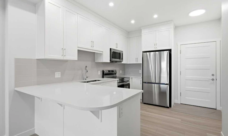 1410-81 Arbour Lake View NW