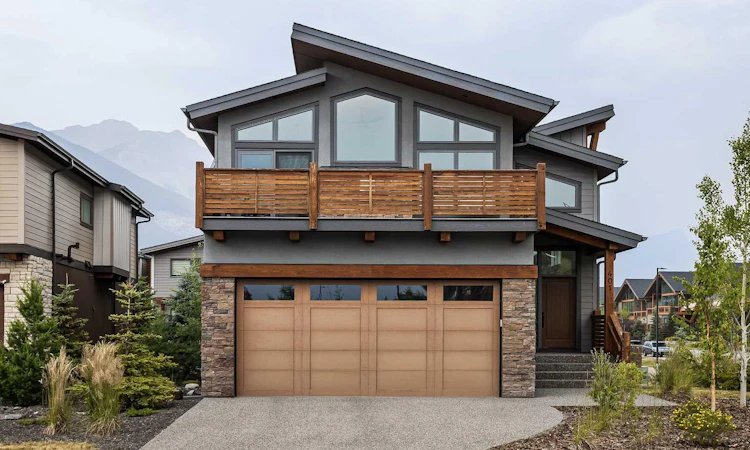 401 Stewart Creek Close