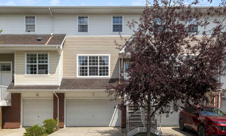 97 Tuscany Springs Gardens NW