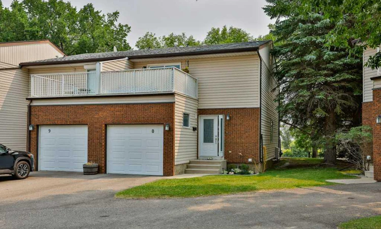 8-29 Brock Place W