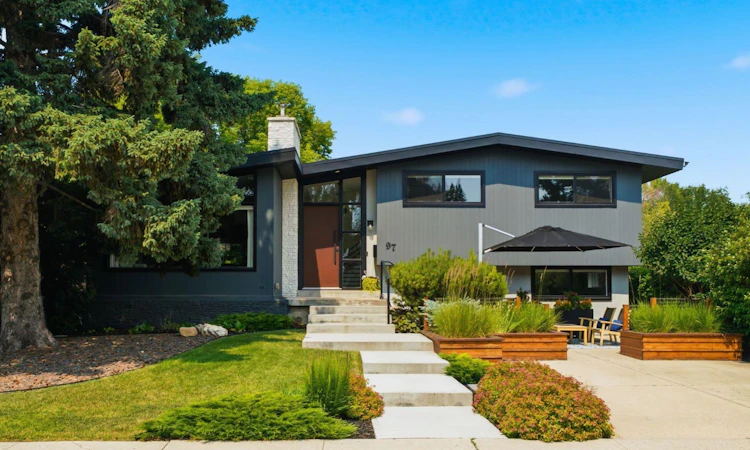 97 Chinook Drive SW