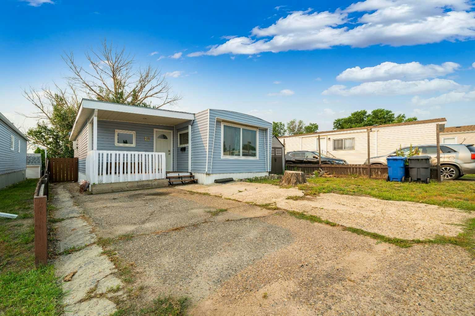 17 De Havilland Boulevard SW, Medicine Hat, AB, T1A 7Y6
