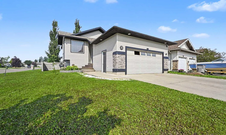 8 Pinnacle Way