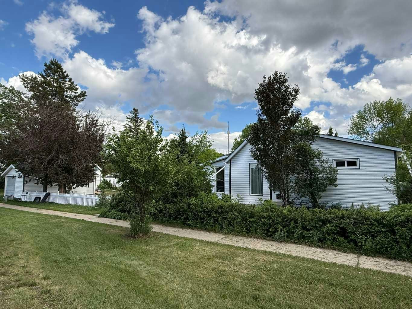 204 Whitney Street, Carmangay, AB, T0L 0N0