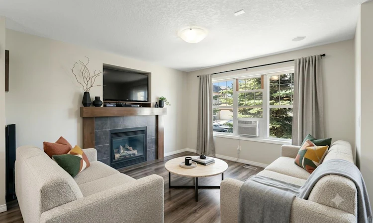 70 Walden Manor SE