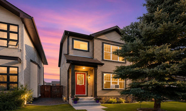 70 Walden Manor SE