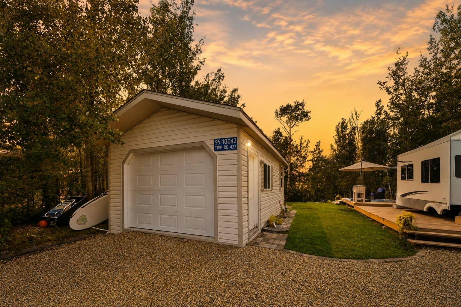 95A-10042 Township Road 422, Rural Ponoka County, AB, T4J 1L9