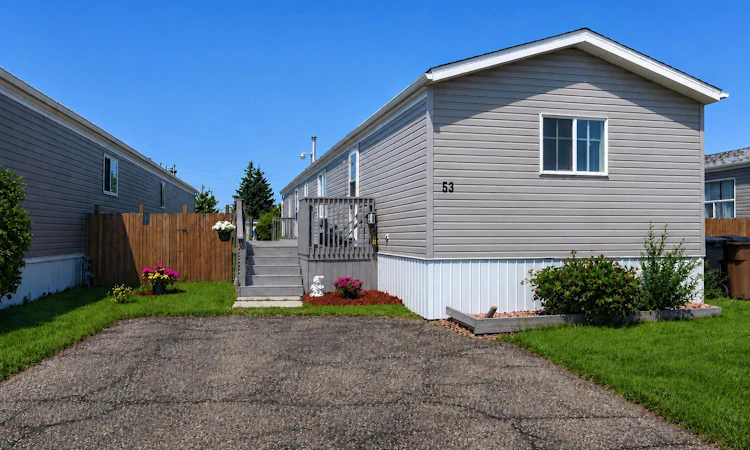 53 Maple Drive W