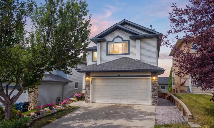 240 Tuscany Ridge View NW