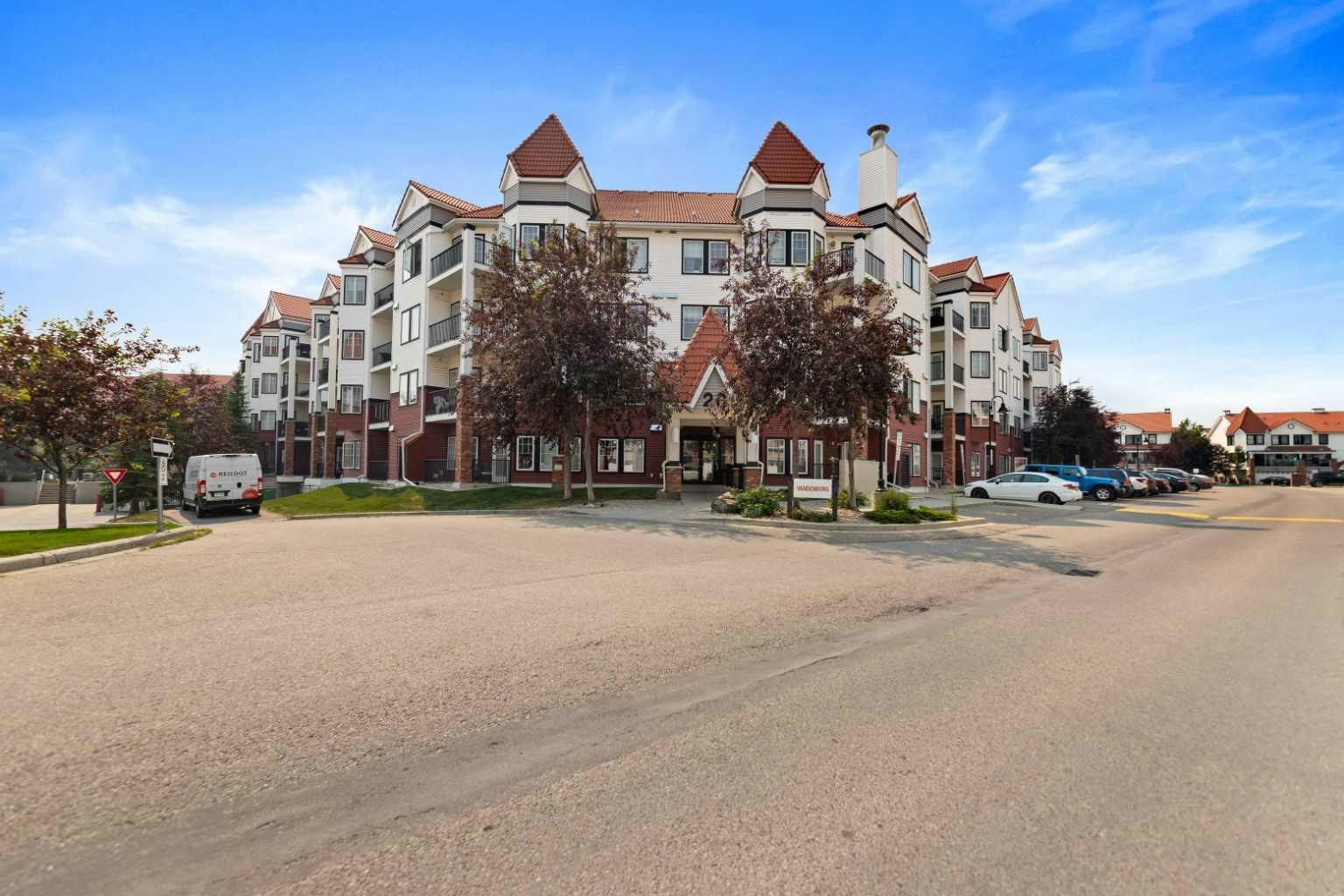 205-20 Royal Oak Plaza NW, Calgary, AB, T3G 0E6