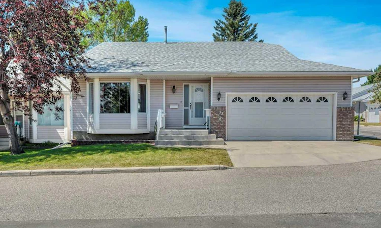 33 Riverview Point SE