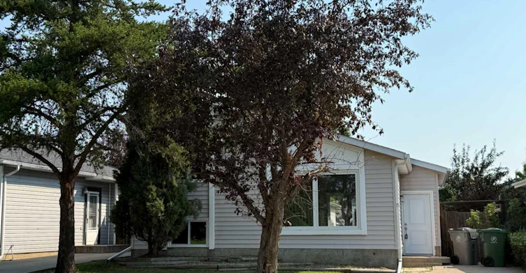 2725 57b Avenue, Lloydminster City West, AB, T9V 2N1