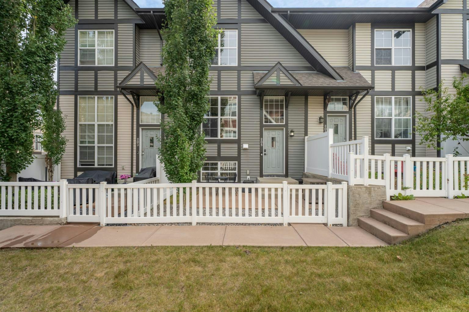 205 New Brighton Villas SE, Calgary, AB, T2Z 0T6