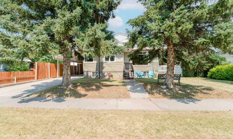855 Mountain Street