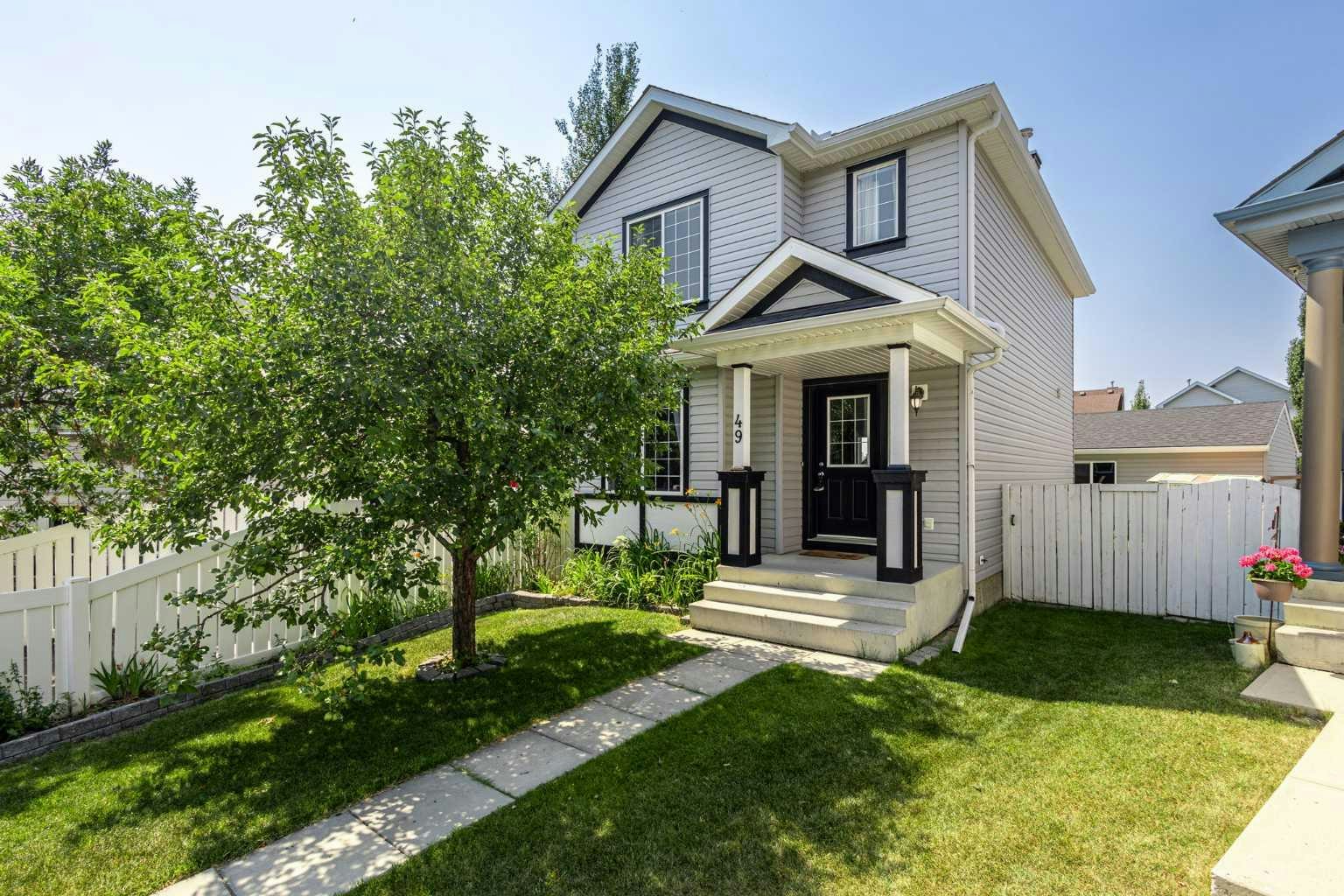49 Evermeadow Manor SW, Calgary, AB, T2Y 4W8