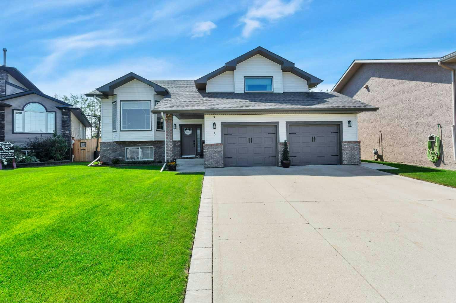 8 Pritchard Close, Sylvan Lake, AB, T4S 1W3