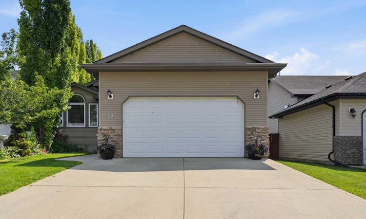 926 Ramage Crescent