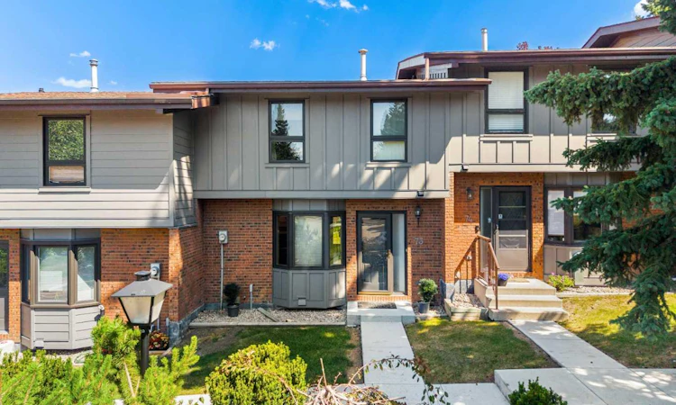 73-10940 Bonaventure Drive SE