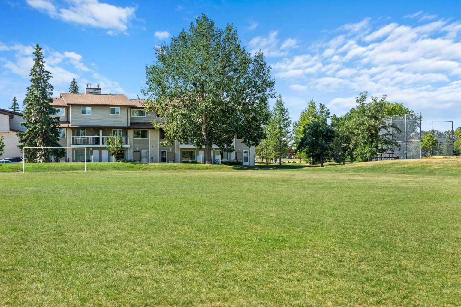 1213-200 Brookpark Drive SW, Calgary, AB, T2W 3E5