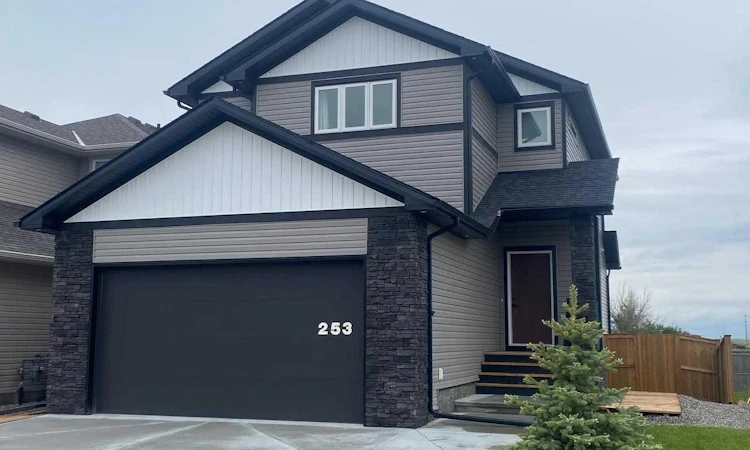 253 Rivergrove Chase W