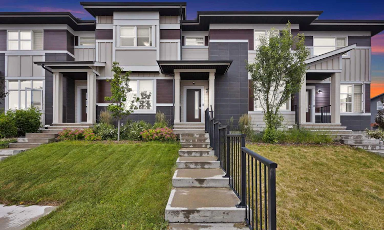 109 Skyview Parade NE