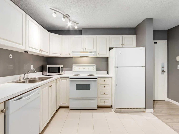 4203-385 Patterson Hill SW, Calgary, AB, T3H 2P3 - 6