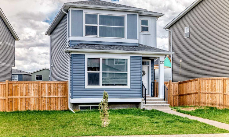 36 Howse Heights NE