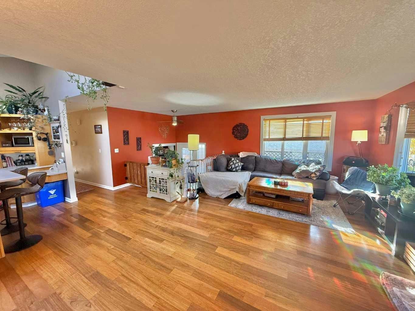 388 Boutin Avenue, Hinton Hill, AB, T7V 1A2 - 4