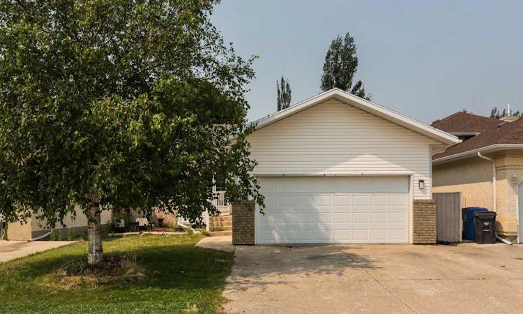 14 Heritage Road W